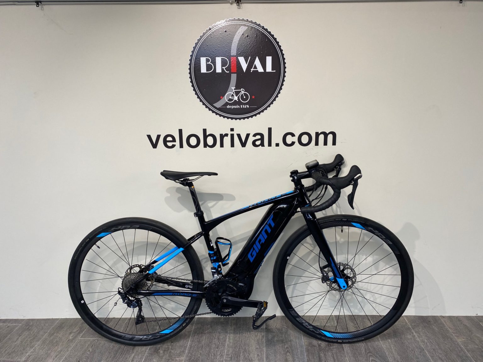 Giant ROAD E PLUS 1 PRO 2019 - VeloBrival